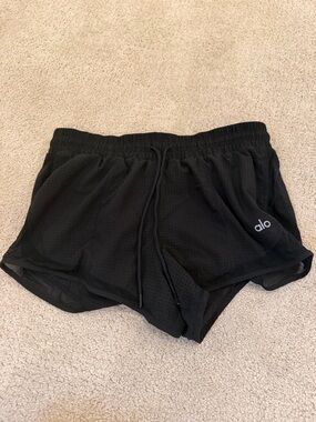 ALO Yoga Women’s Black Athletic Shorts